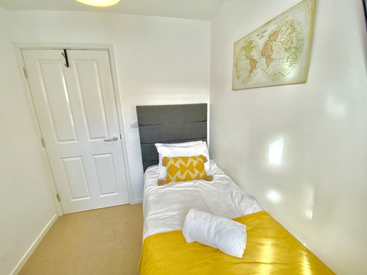House Woodcutter Close in Walsall