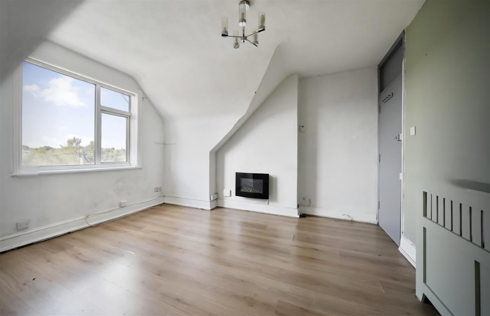 Flat Burford Road in Wychavon