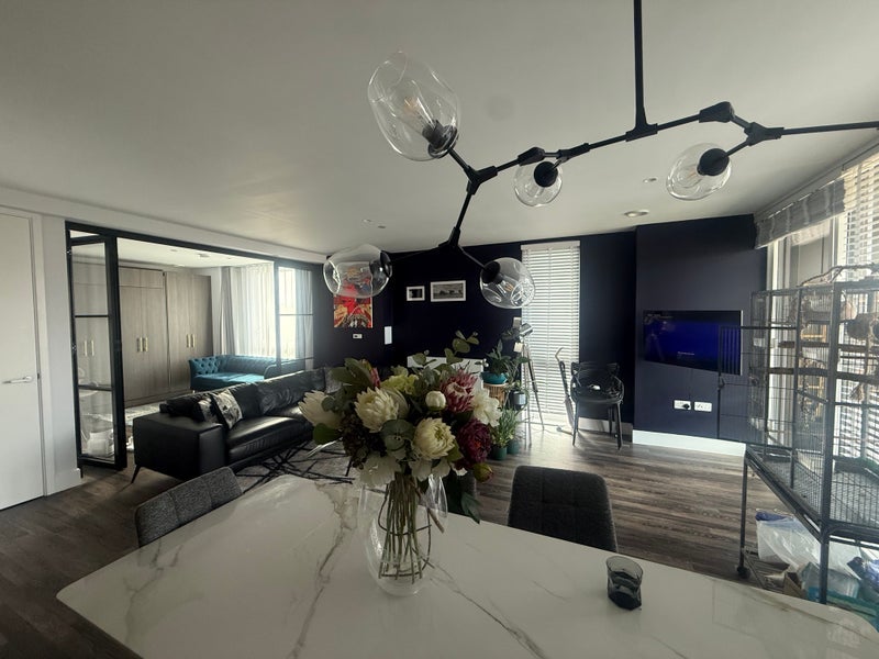 Room Parkside Business Estate in Greater London
