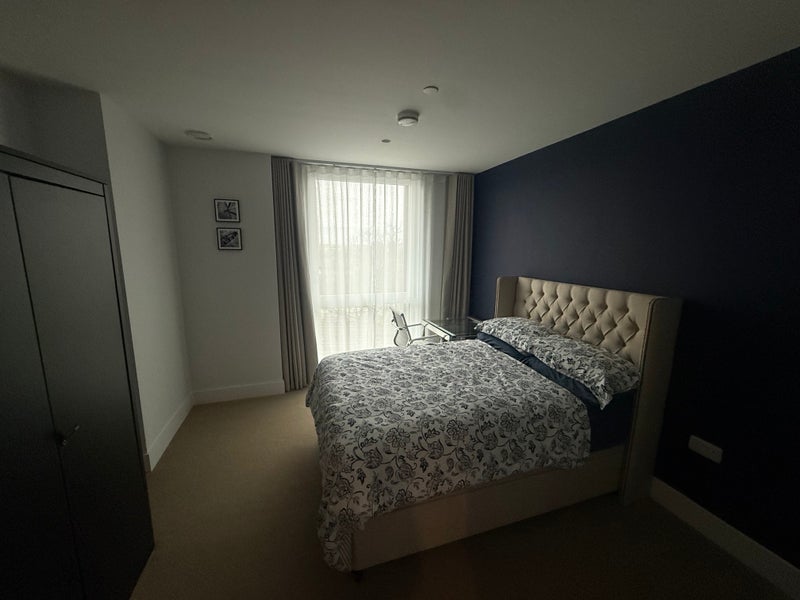 Room Parkside Business Estate in Greater London