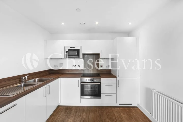 Flat Royal Docks Road in Greater London