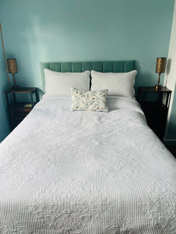 Room Nowell Road in Greater London