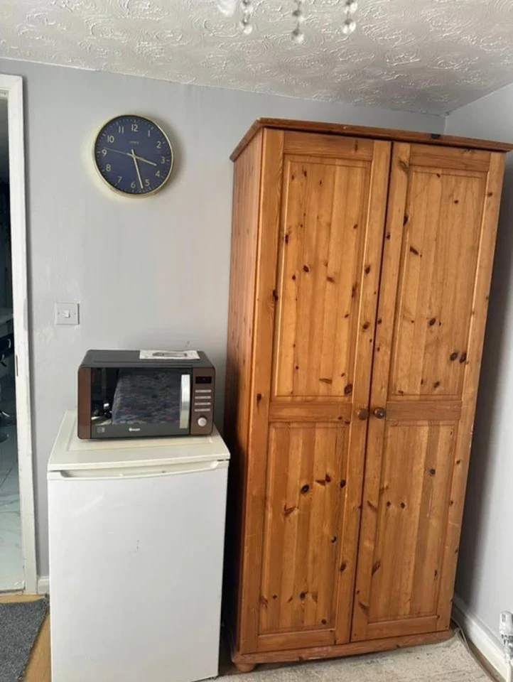 Room Hobley Drive in Stratton St. Margaret