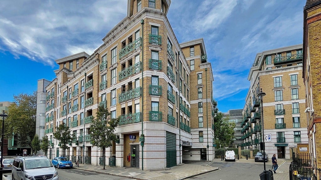 Flat Horseferry Road in City of Westminster