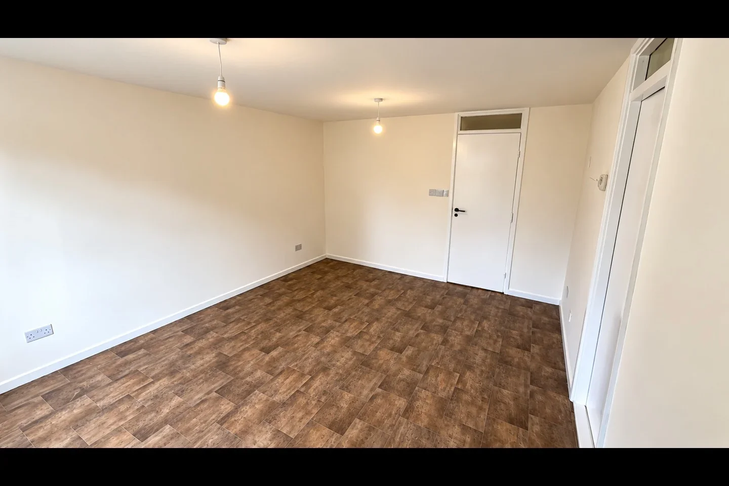 Flat Longmere Court in Greater London