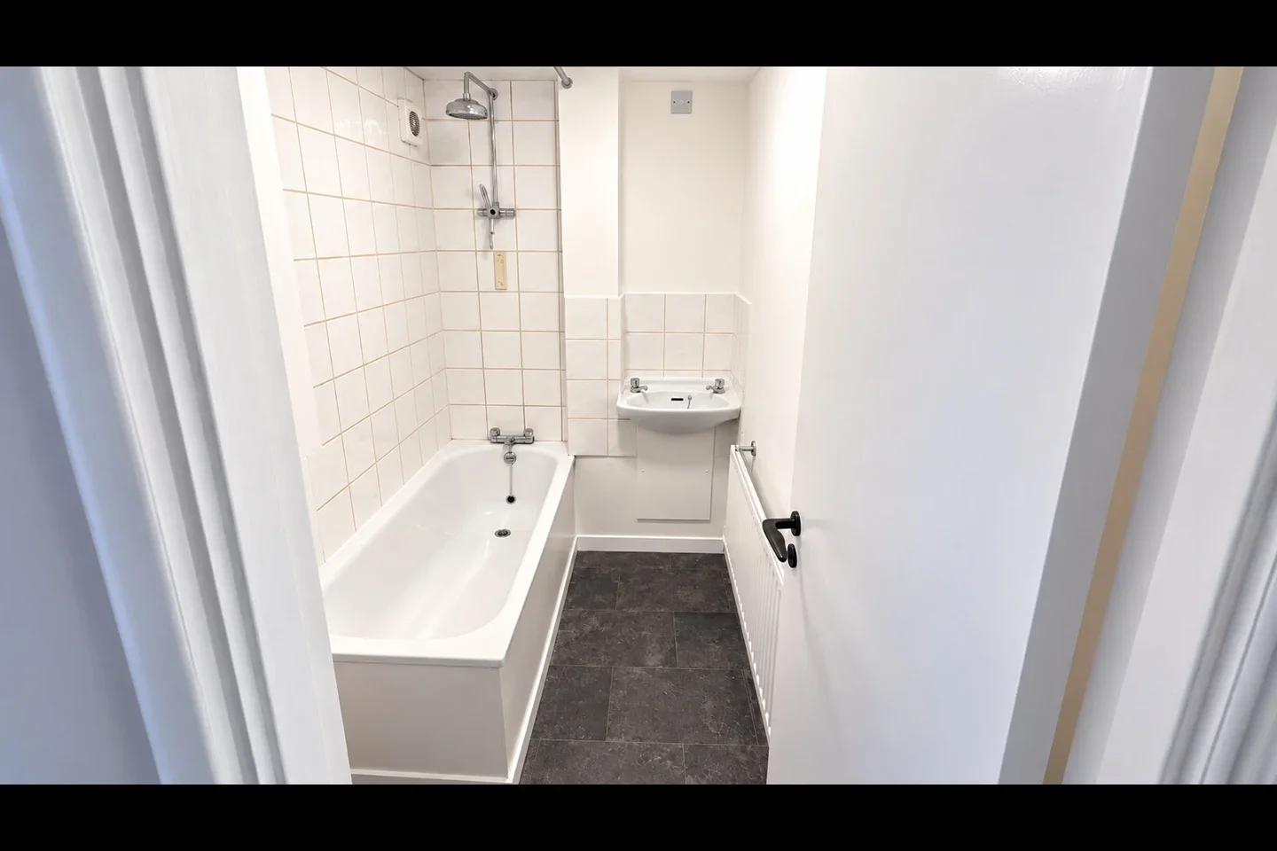 Flat Longmere Court in Greater London
