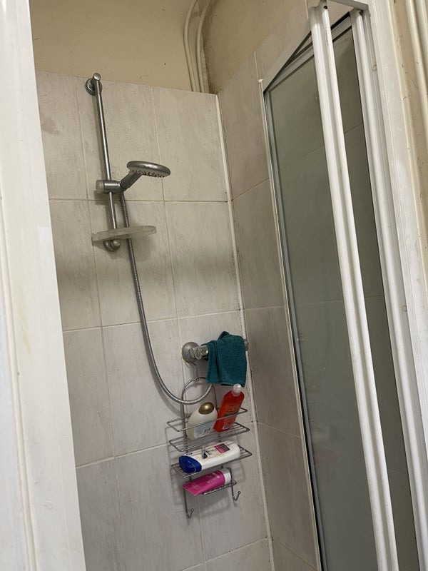 Room Elmhurst Drive in Greater London