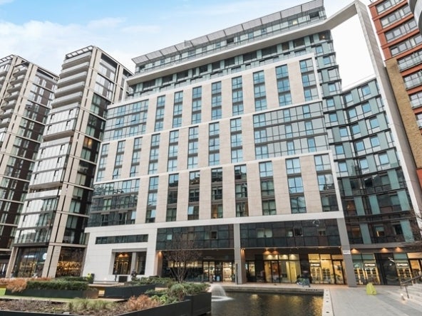 Flat Merchant Square in City of Westminster