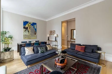 Flat Cadogan Square in Greater London