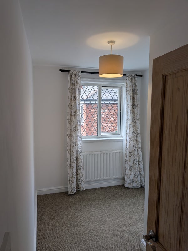Room Seacombe Avenue in Manchester