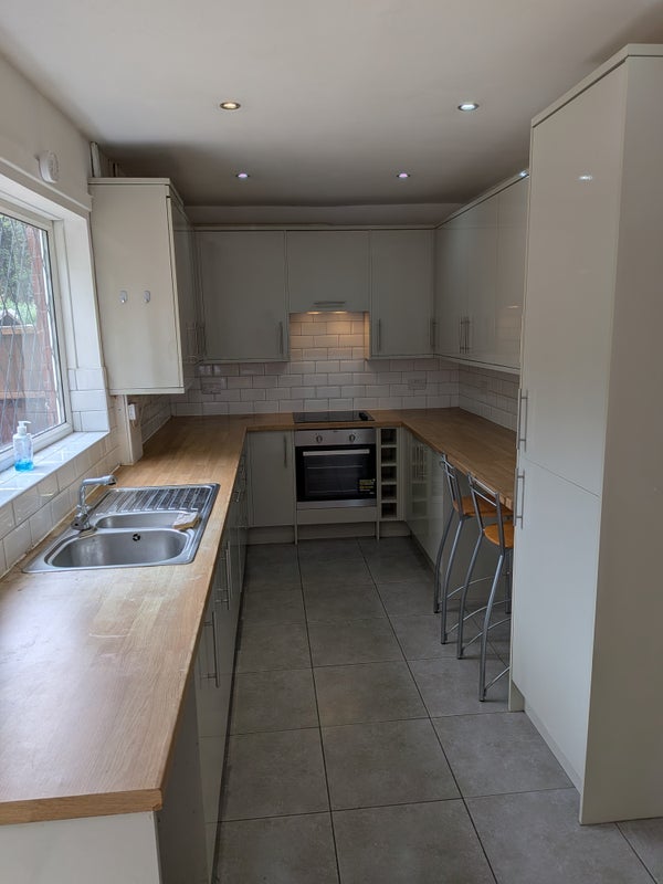 Room Seacombe Avenue in Manchester
