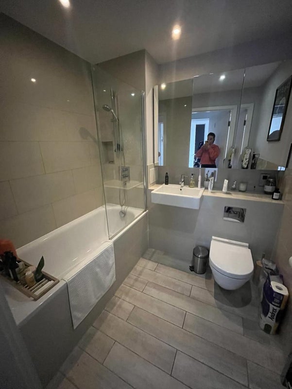 Room Tyssen Street in Greater London