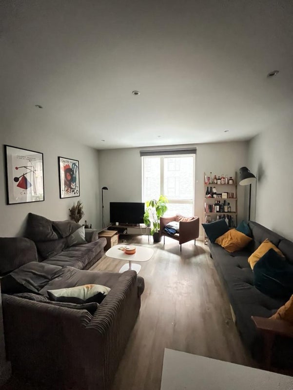 Room Tyssen Street in Greater London