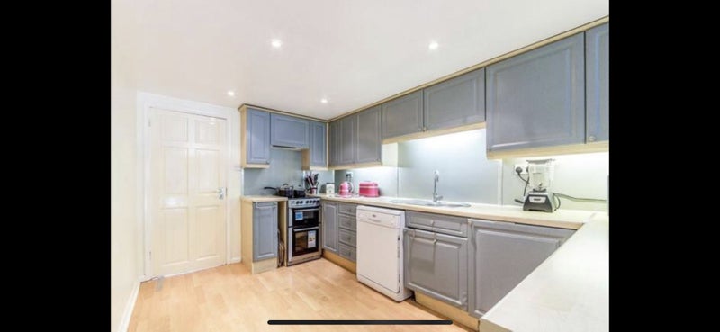 Room Bower Lane in Maidstone