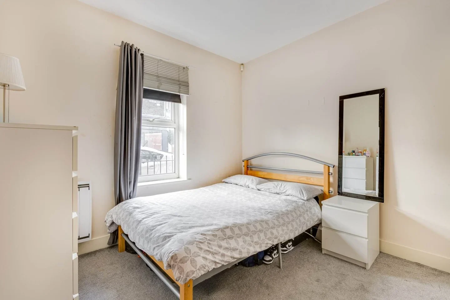 Flat Merton Road in Greater London