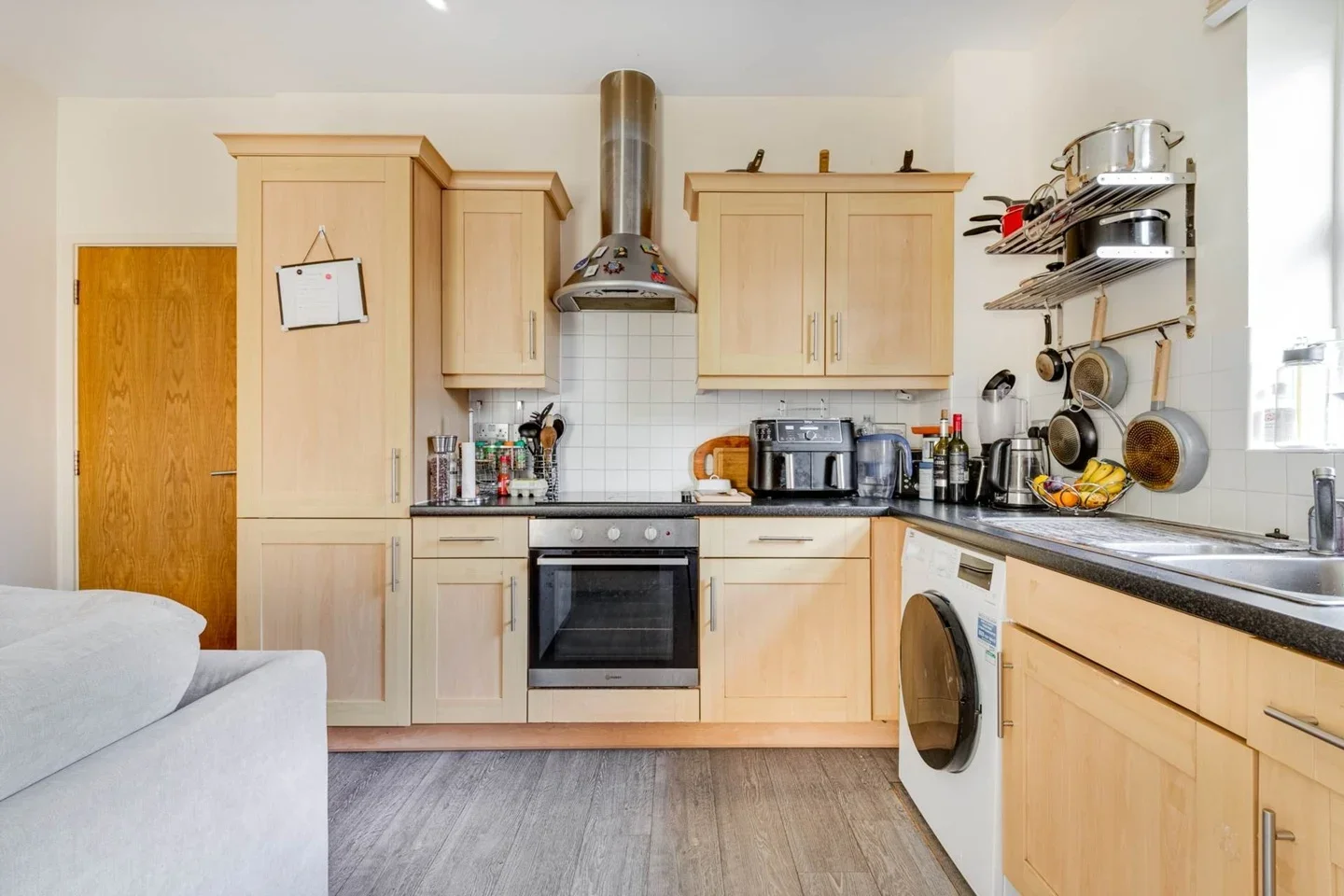 Flat Merton Road in Greater London