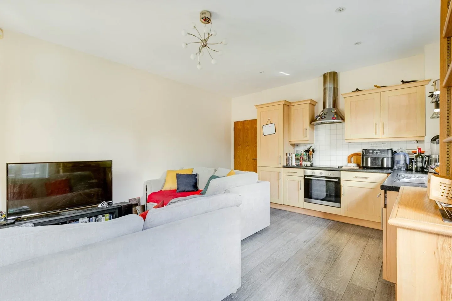 Flat Merton Road in Greater London
