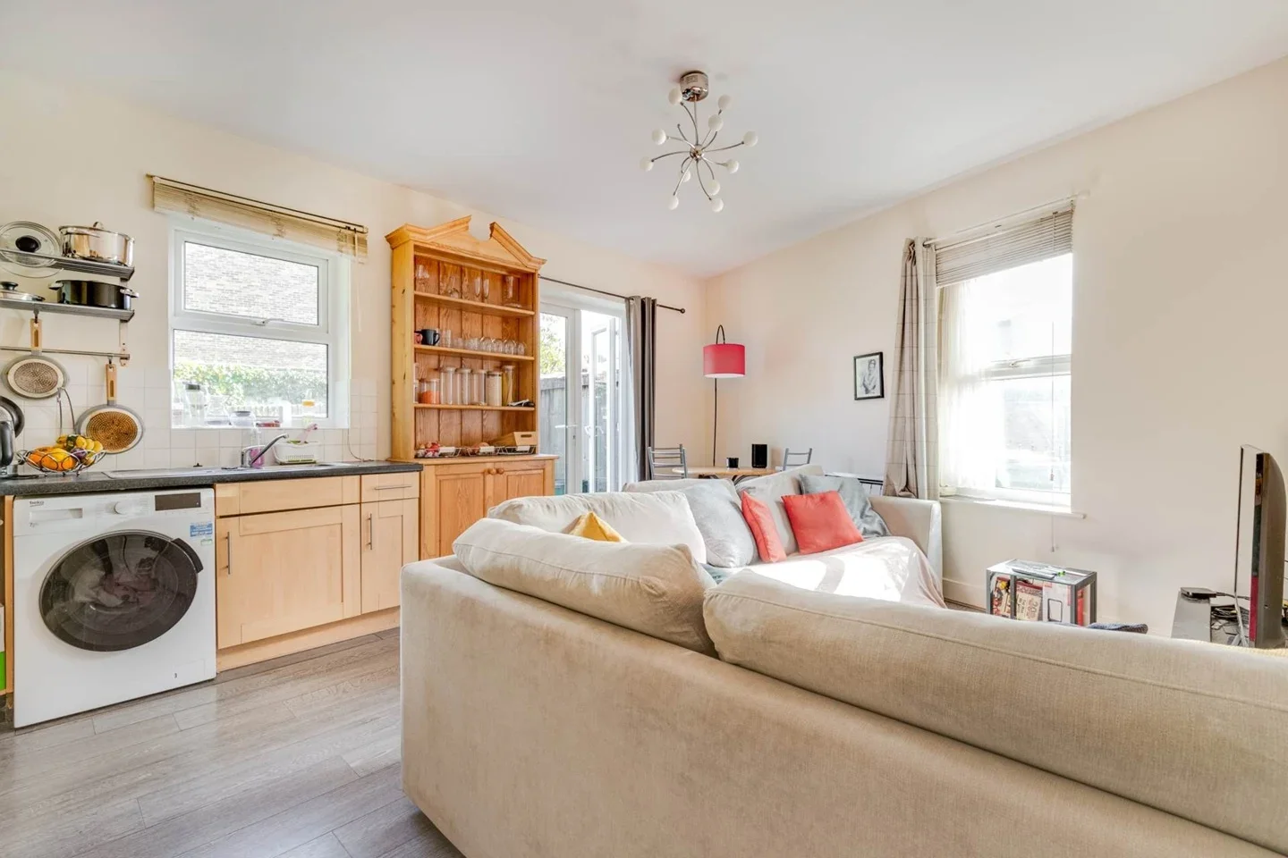 Flat Merton Road in Greater London