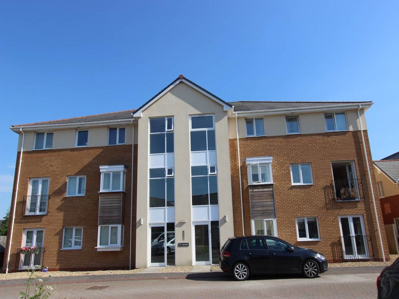 Flat Clos Gwilym in Llanbadarn Fawr Community