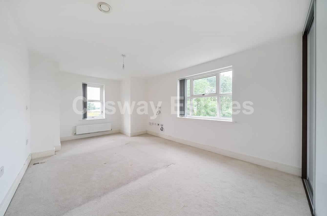 House Charles Sevright Way in Greater London