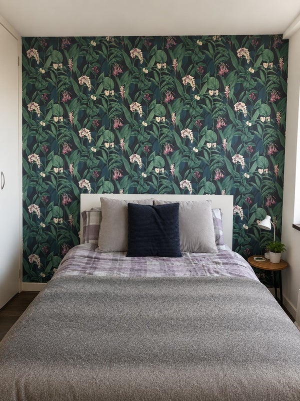 Room Avondale Square in Greater London
