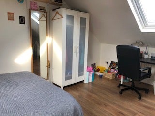 Room Sydney Road in Greater London