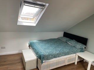 Room Sydney Road in Greater London