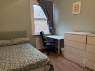Room Sydney Road in Greater London