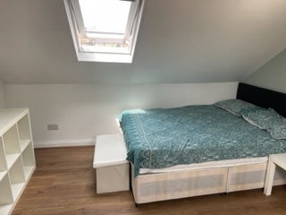 Room Sydney Road in Greater London