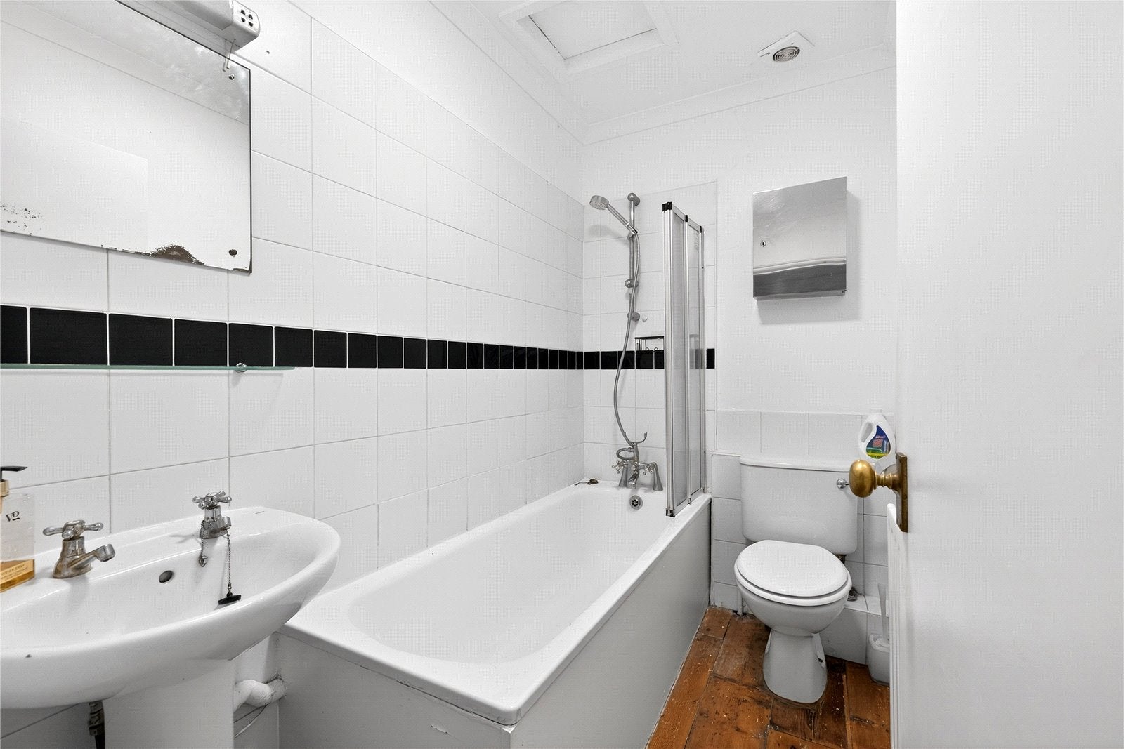 Flat Richborne Terrace in Greater London