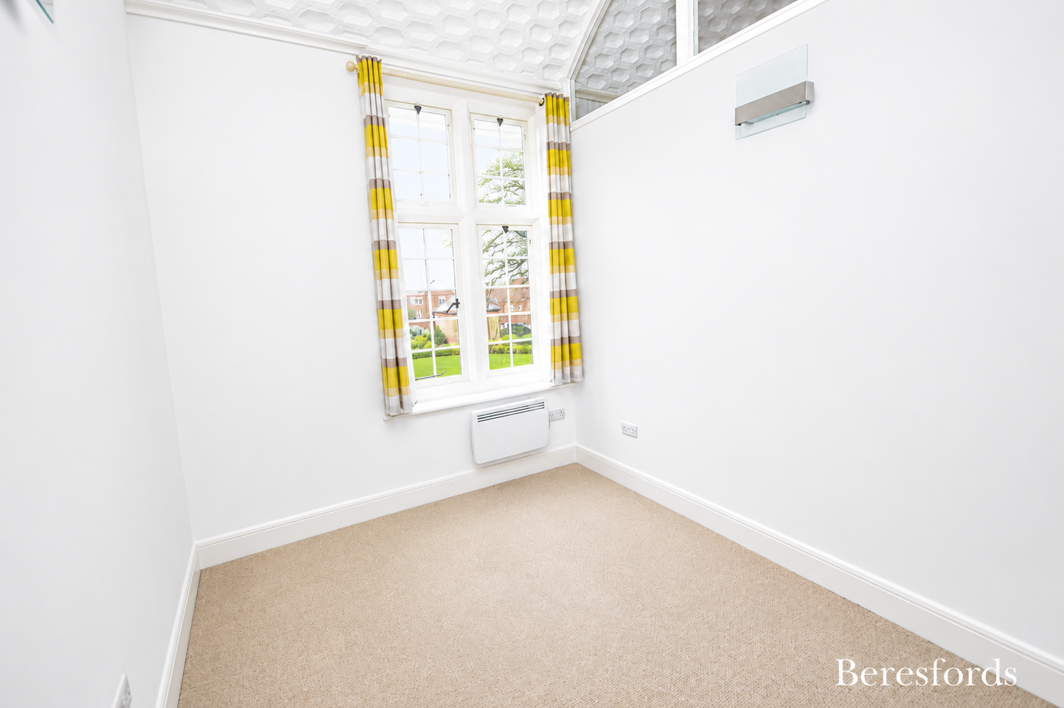 Flat Pastoral Way in Brentwood