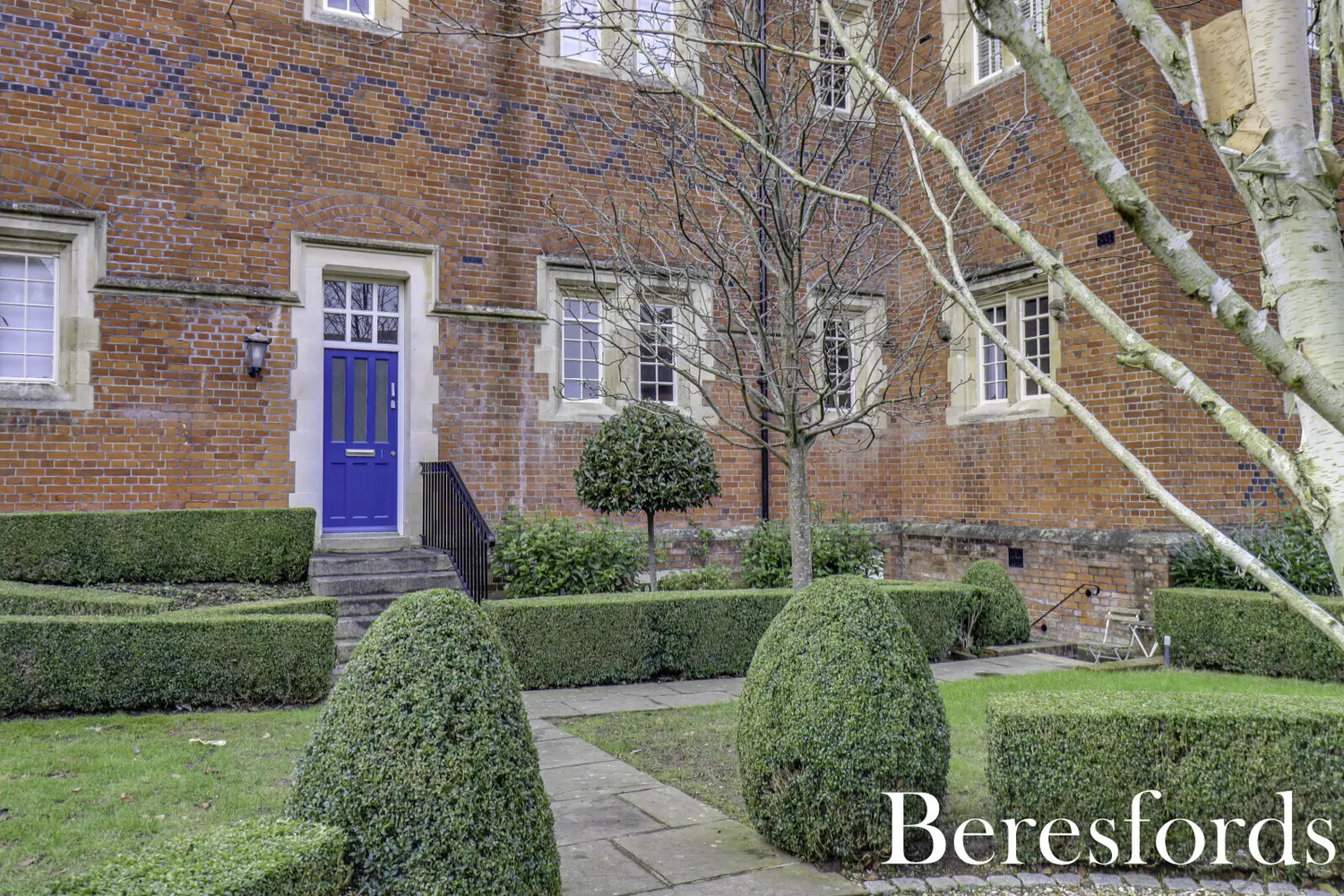 Flat Pastoral Way in Brentwood