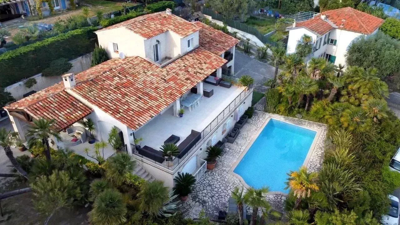 House Route de Saint-Antoine in Nice