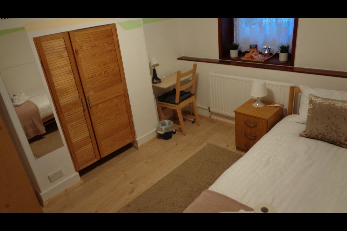 Room Ford Square in Greater London