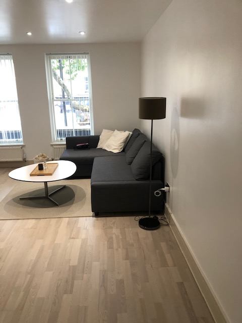 Flat Decima Street in Greater London
