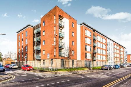 Flat Ordsall Lane in Salford