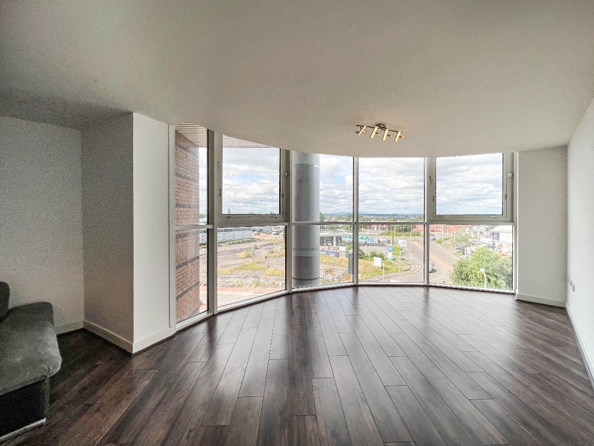 Flat Waterfront Way in Brierley Hill