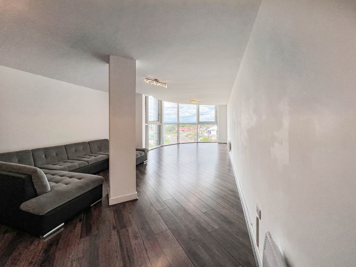 Flat Waterfront Way in Brierley Hill