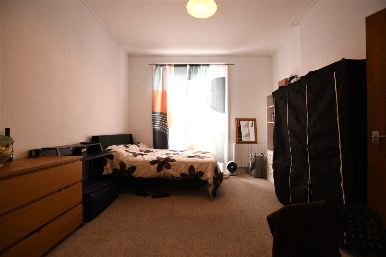 Flat South Crescent in Weston-super-Mare