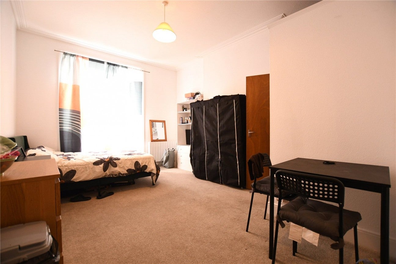 Flat South Crescent in Weston-super-Mare