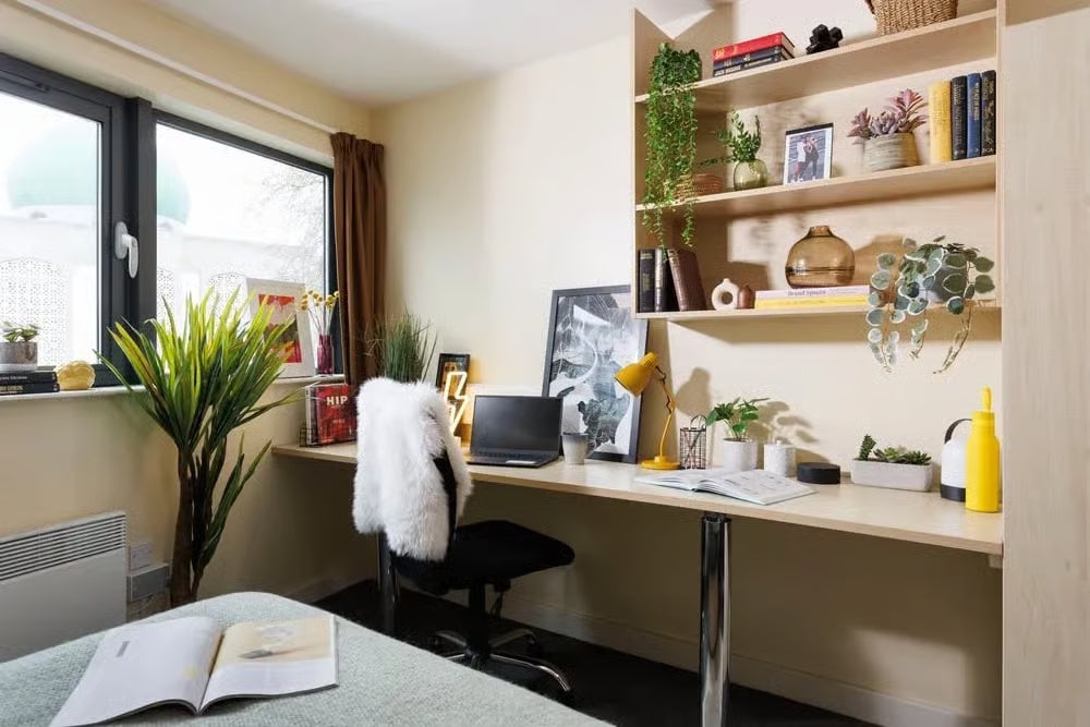 Room Curzon Street in Nottingham