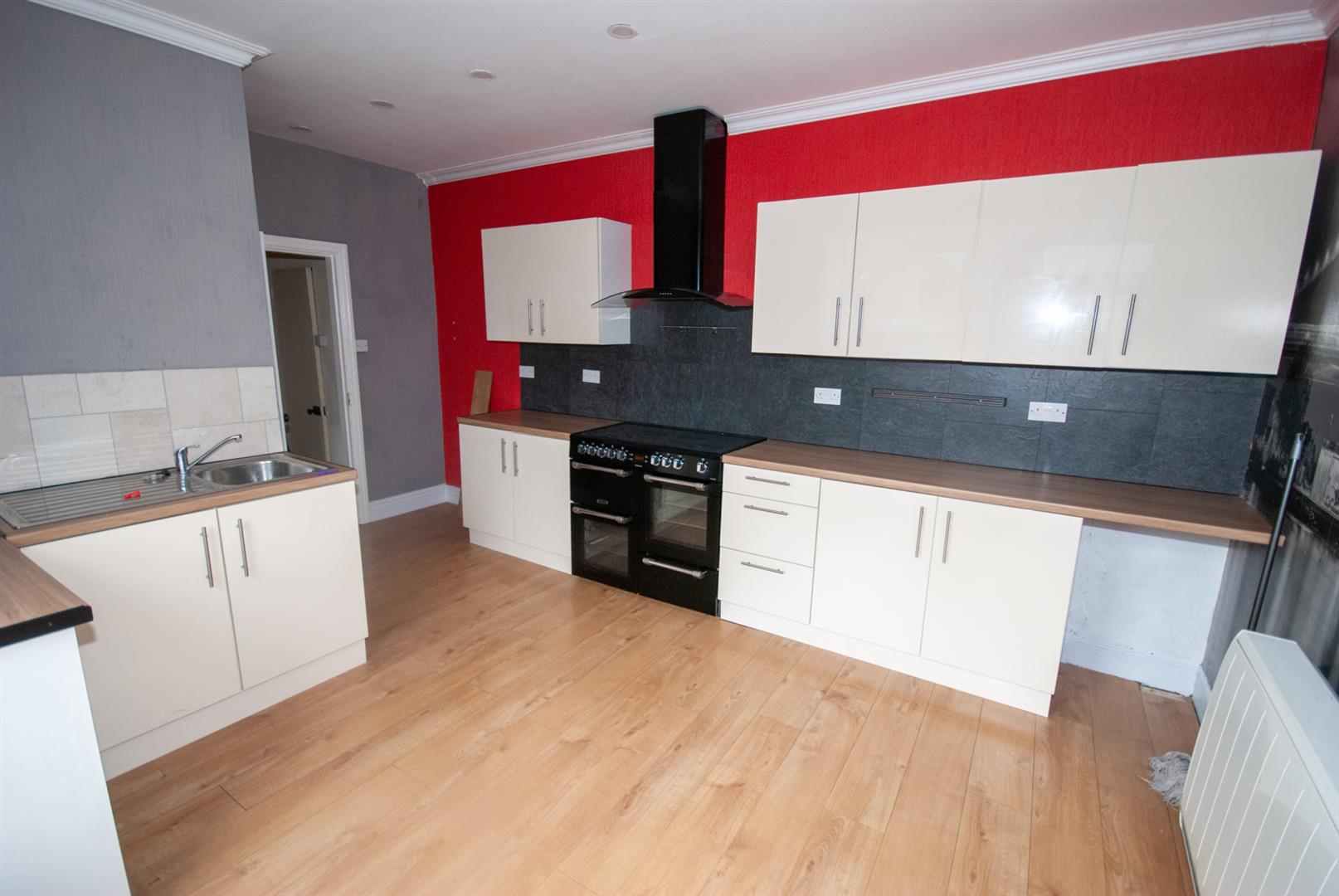 Flat Heaton Place in Buxton