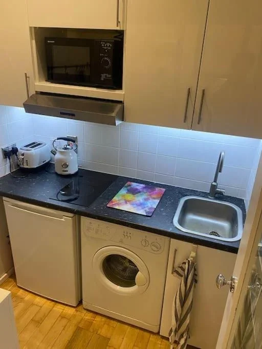 Flat Surrey Row in Greater London