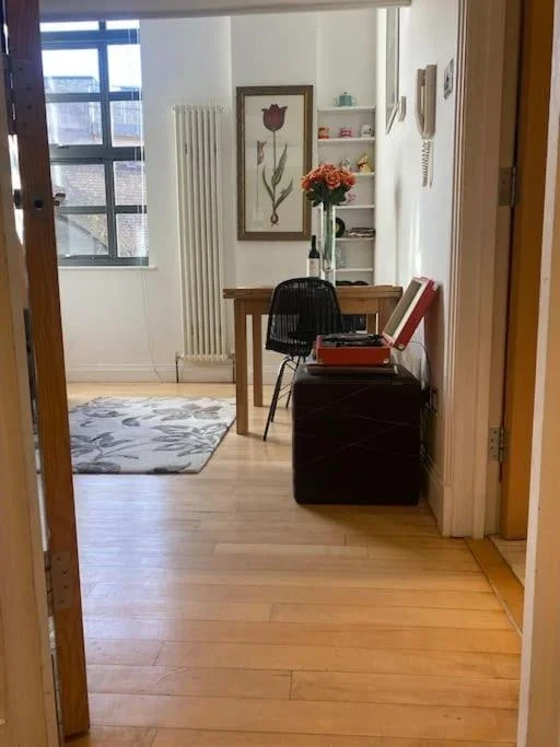 Flat Surrey Row in Greater London