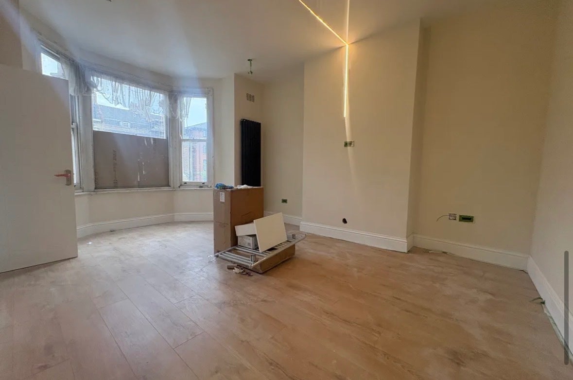 Room Romford Road in Greater London