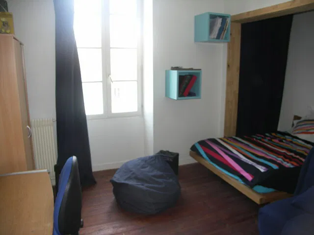 Chambre Rue d'Épernon à Angoulême