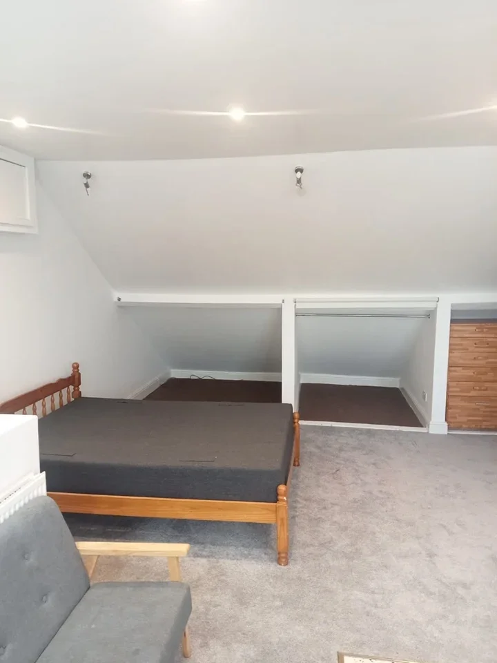 Flat Streatham Road in Greater London