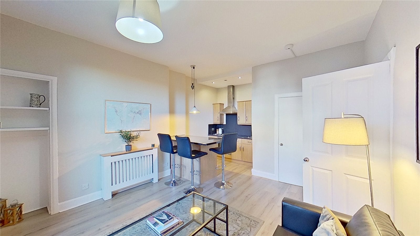Flat Broughton Road in City of Edinburgh