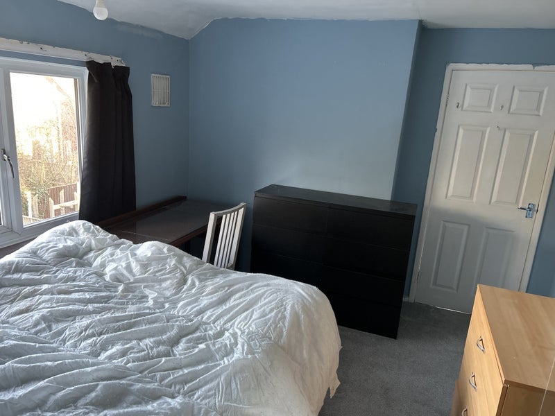Room Bostocks Lane in Nottingham