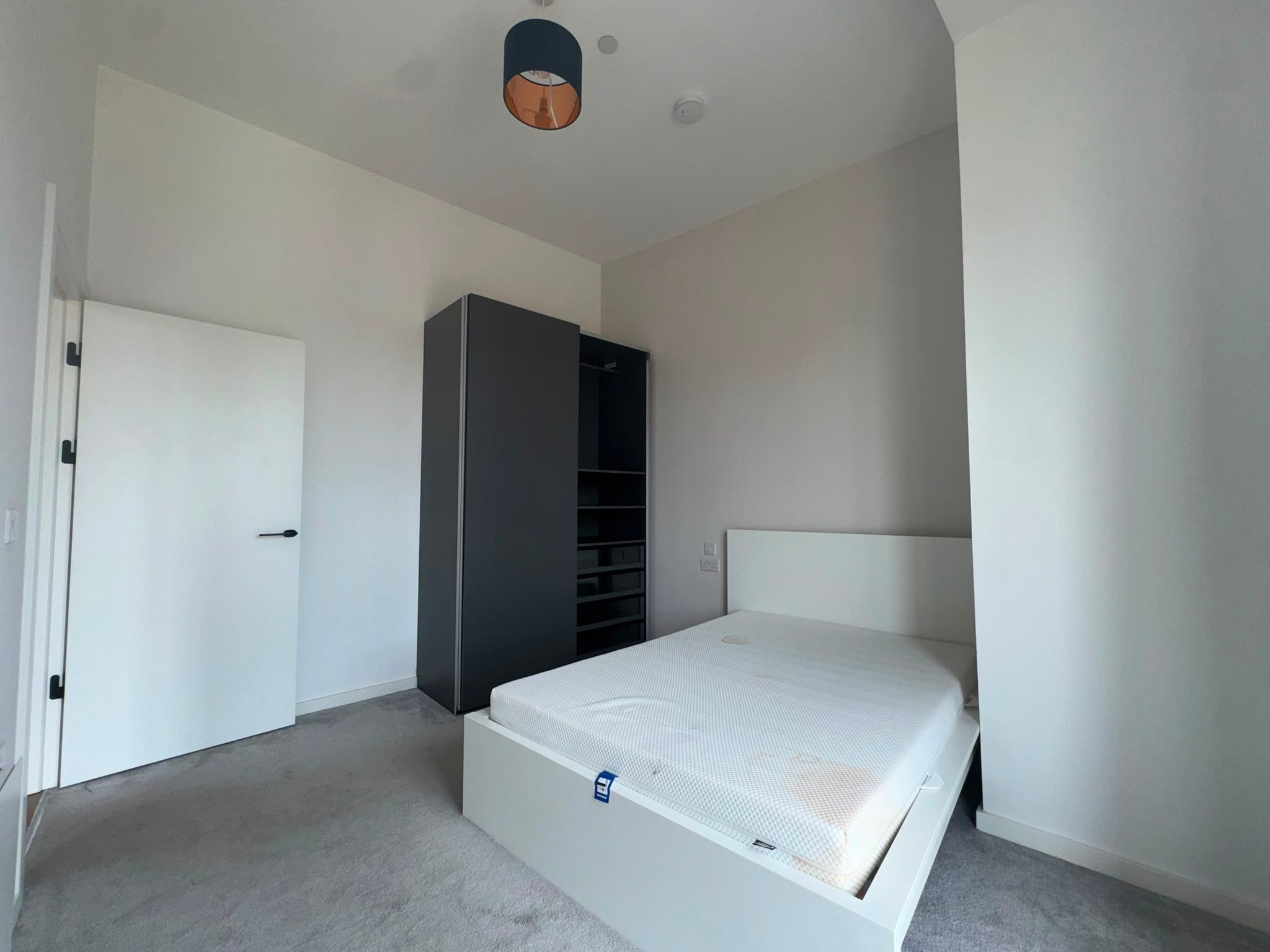 Flat Arklow Road in Greater London